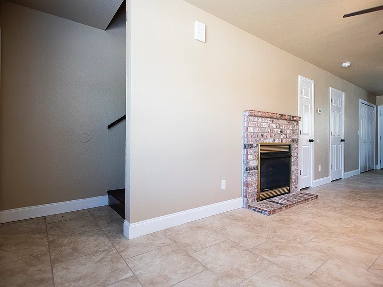 139 Northaven St — Photo 3