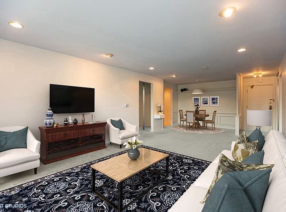 3rd image of 2050 Valencia Dr APT 316C