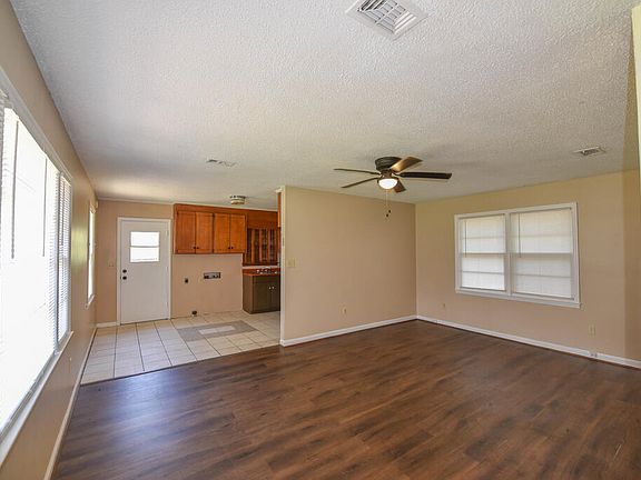 4th image of 326 Windmill Cir