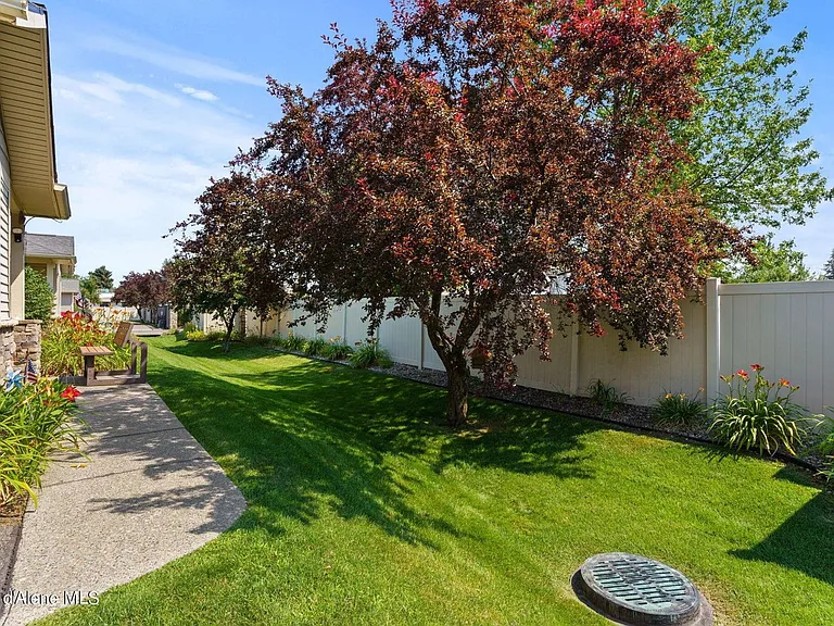 1315 E Mordyl Loop — Photo 26