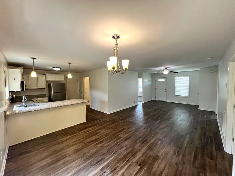 505 Paula Dr — Photo 7