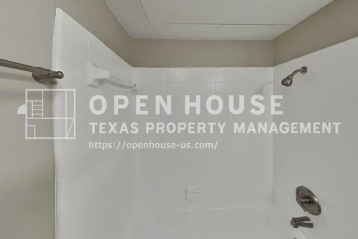 3804 Grecian Ct — Photo 17