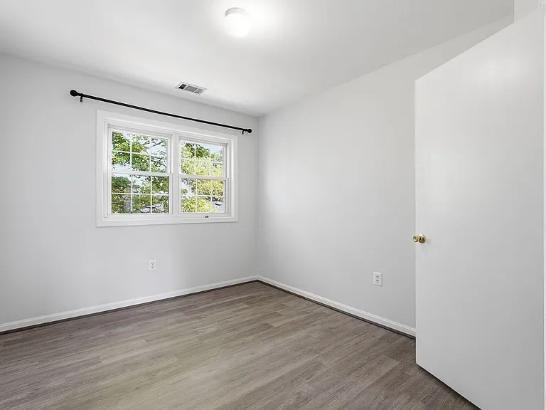 9178 Laurelwood Ct — Photo 26