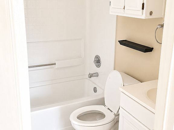 3rd image of 951 Salt Pond Pl #1-304-1