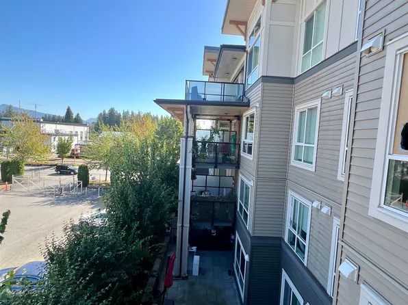 12409 Harris Rd #302, Pitt Meadows, BC V3Y 0E7