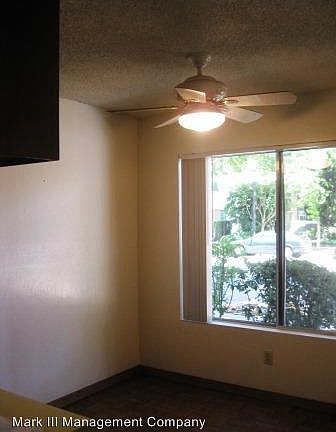 5th image of 814 28th St APT 2