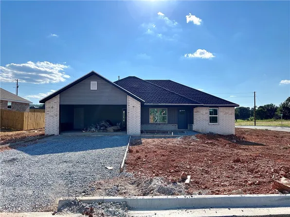 116 Presley Loop, Huntsville, AR 72740