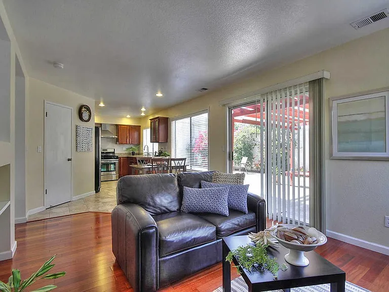 43120 Brighton Cmn — Photo 9