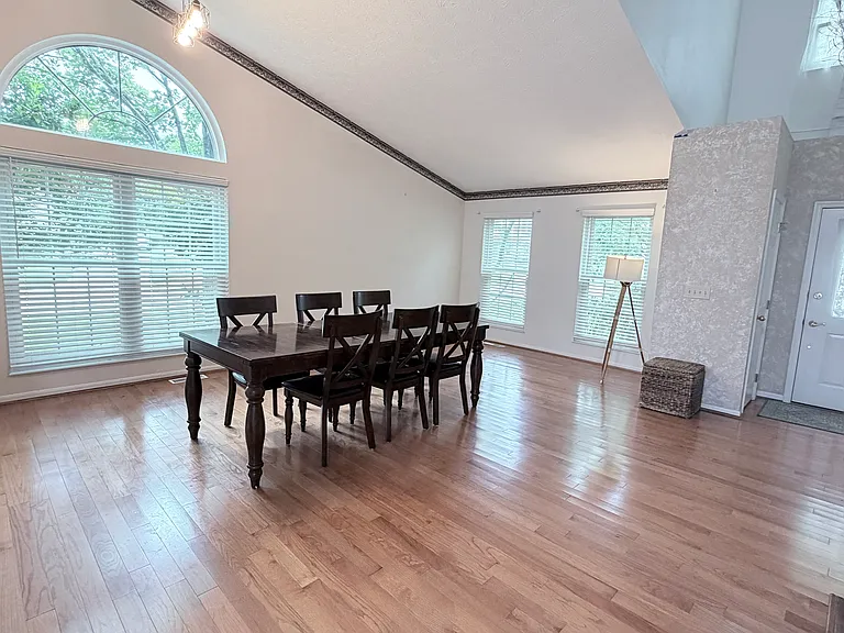 6112 Tarn Cir — Photo 11