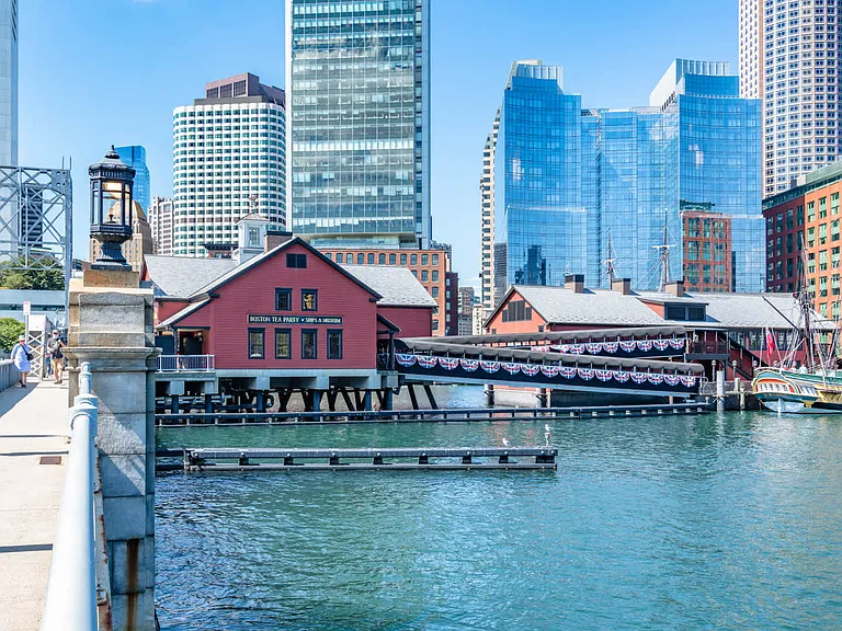 A few blocks away from landmarks such as the Boston Tea Party Museum.
