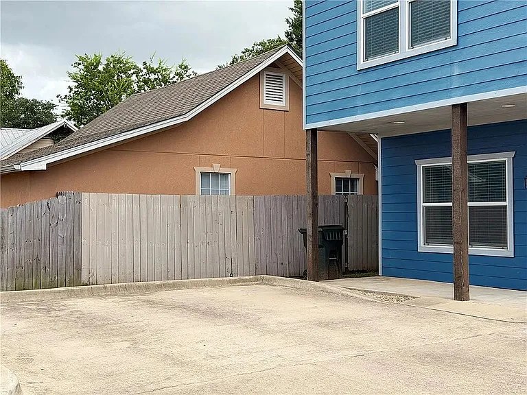 2108 Cavitt Ave #A — Photo 2