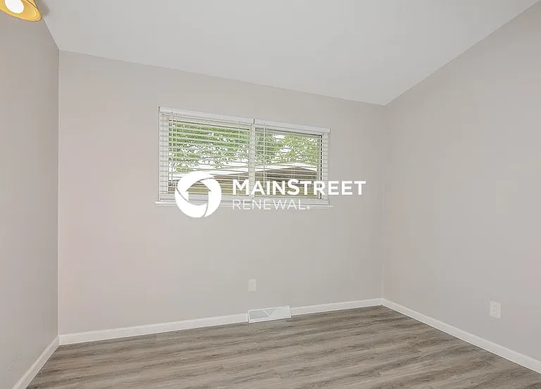1545 Swan Dr — Photo 6
