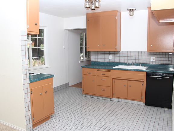 4th image of 2878 Prouty Ln