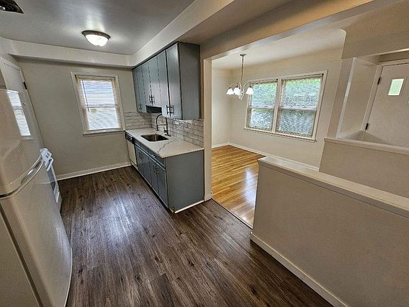 Easy care Luxury Vinyl Tile in Kitchen