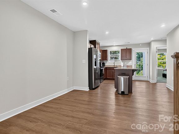 5th image of 154 Stella Ln #C