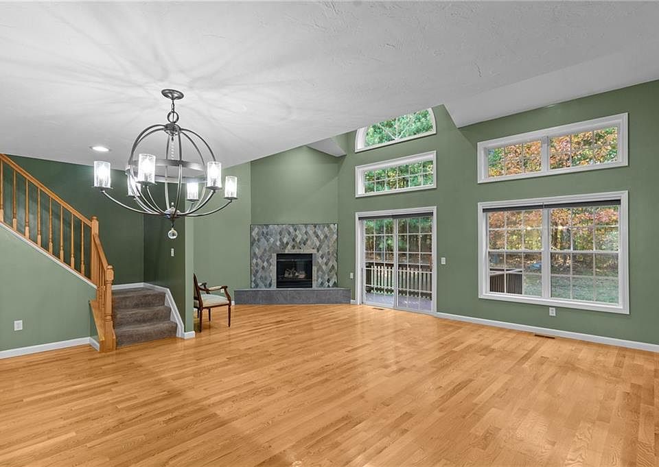 1st image of 25 Silver Pines Blvd
