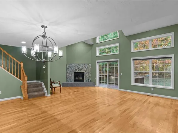 25 Silver Pines Blvd, North Smithfield, RI 02896