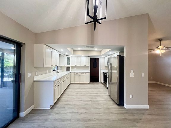 4th image of 4509 30th Street Cir E