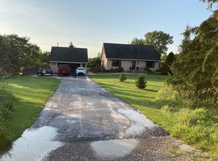 6031 Leroux Rd, Newport, MI 48166