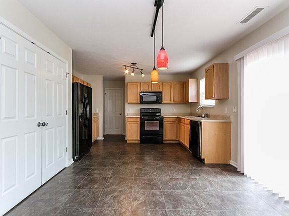 5th image of 1685 Cedar Mill Dr