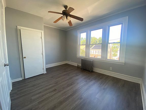 5th image of 478 Leslie St #2