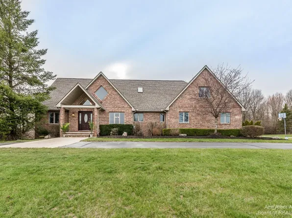 10130 Ridgeline Dr, Milan, MI 48160