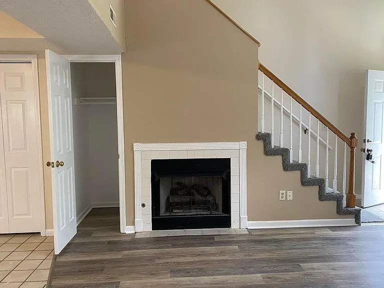 28 N Cedar Lake Dr W — Photo 5