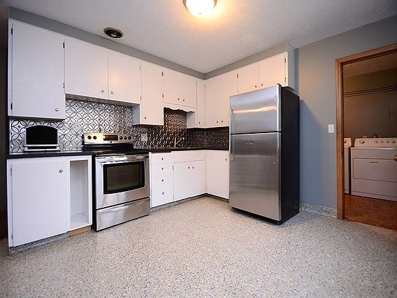 5th image of 4915 Mayberry St APT 2