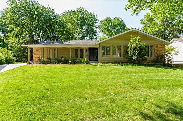 1st image of 15262 Golden Rain Dr