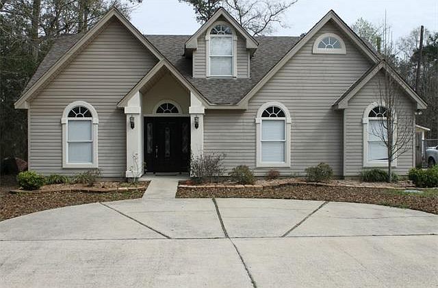 1st image of 3620 City Dr