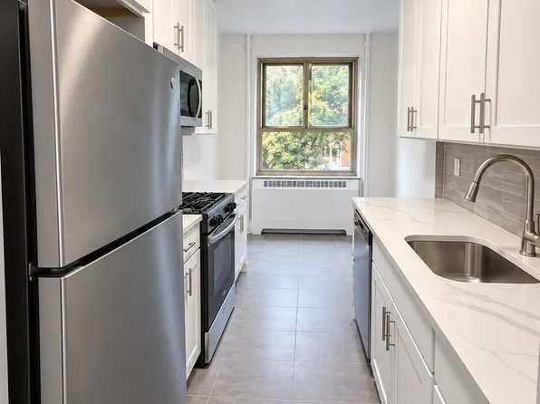 (undisclosed Address), Fresh Meadows, NY 11365