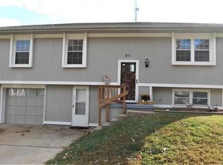 511 Lions Dr, Peculiar, MO 64078