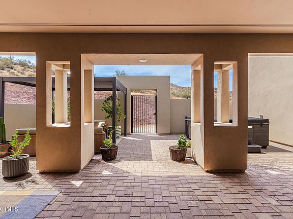 3rd image of 1816 E FORTUNE Drive