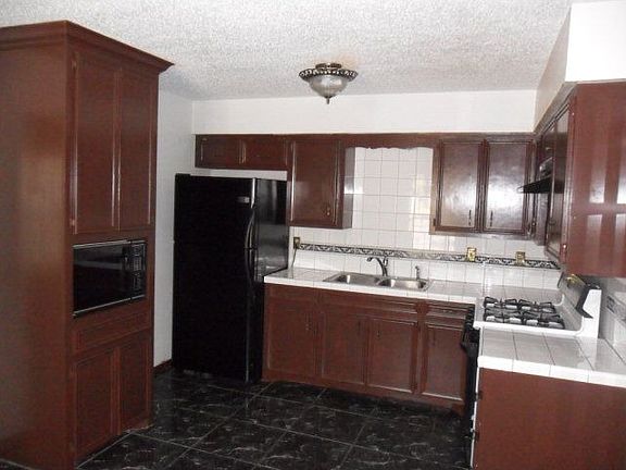 2nd image of 2701 Richmond Ave
