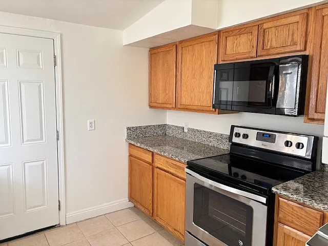 8124 Peach Ave — Photo 10
