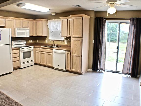 4th image of 5616 NW Plantation Dr