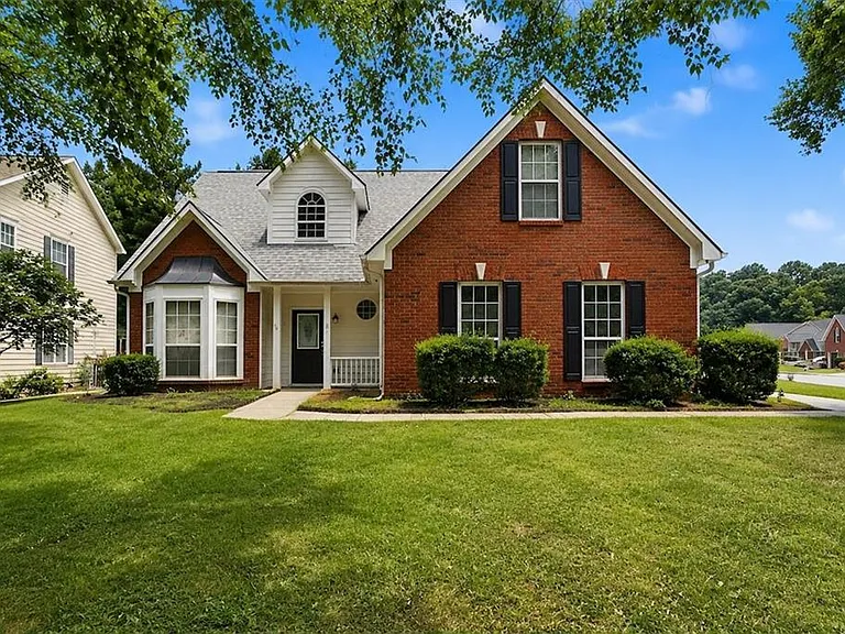 665 Peachtree Trails Dr — Photo 1