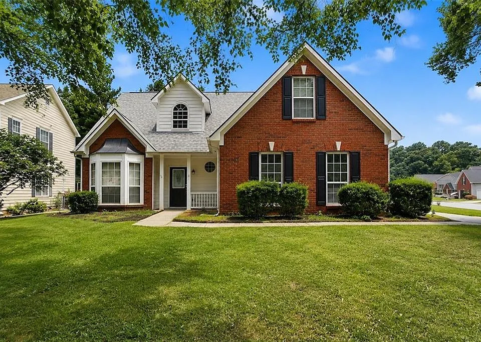 665 Peachtree Trails Dr