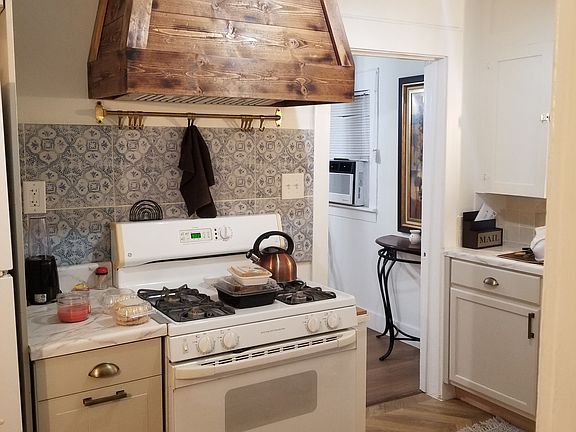 5th image of 2631 Grafton Ave
