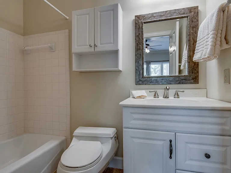 218 Boxmere Pl — Photo 15