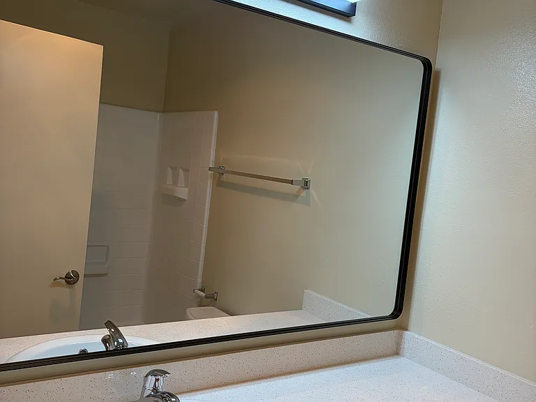 331 W Stocker St #10 — Photo 14