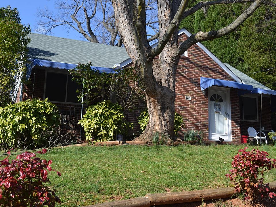 Duplex with 725 on the left side