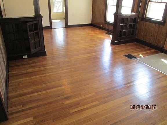 5th image of 504 NE Cedar Ave