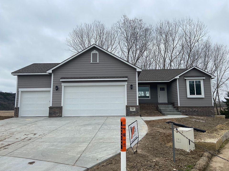 1st image of 909 Bramblewood Ln
