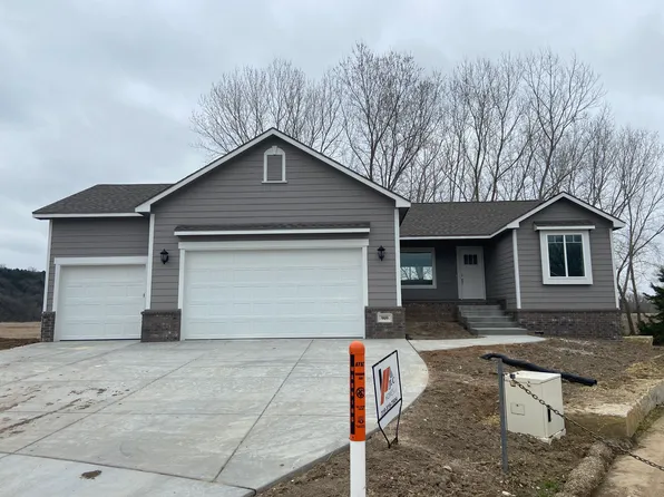 909 Bramblewood Ln, Manhattan, KS 66503