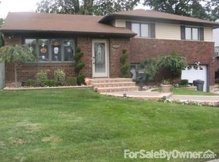 2152 Bit Path, Seaford, NY 11783