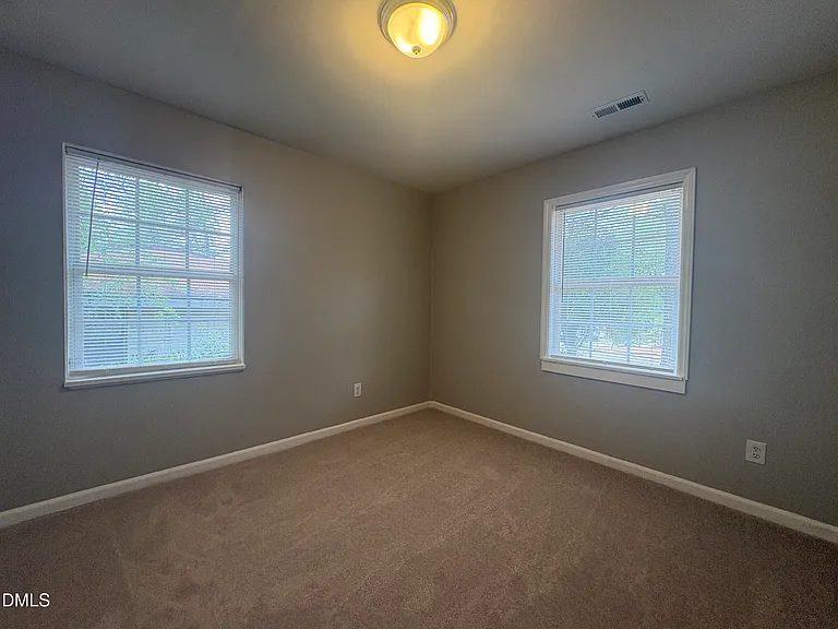 745 Grantland Dr — Photo 15
