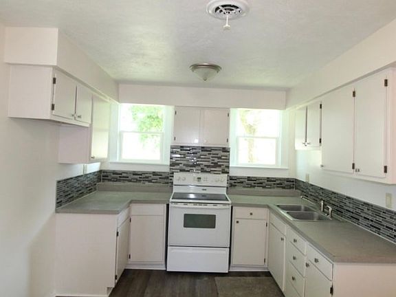 2nd image of 917 Burlington St