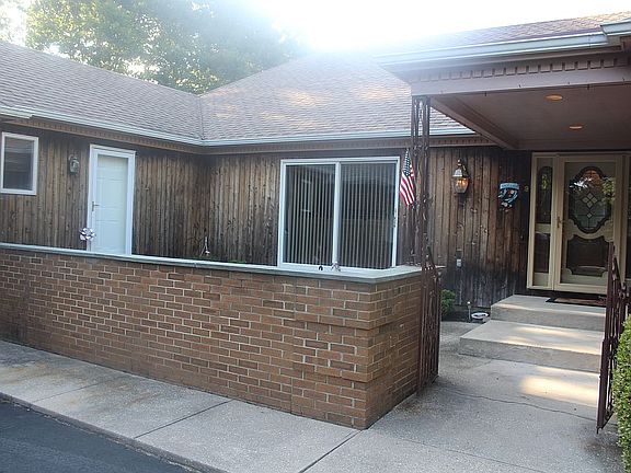 2nd image of 9 Eileen Ln