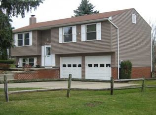 107 Oakhaven Dr, Freedom, PA